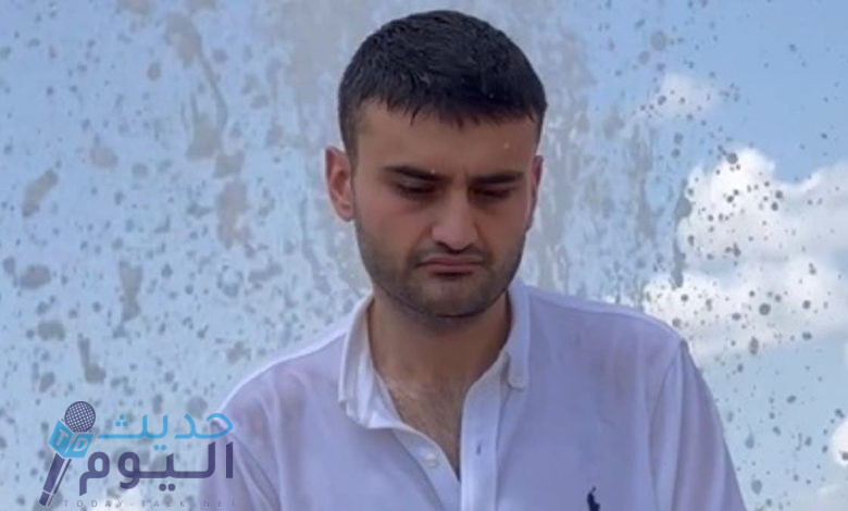 الشيف بوراك بإطلالة حزينة وهو يبكي بعد أزمته مع والده