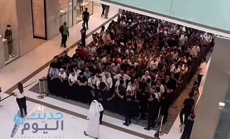 طوابير أمام متجر آبل في مول دبي لشراء آيفون 15 (صور)