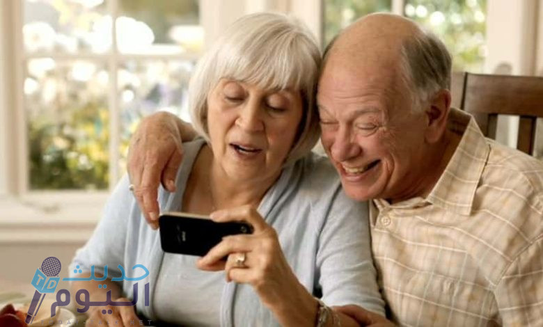 دراسات : استخدام الإنترنت يحمي كبار السن من الخرف بنسبة 50%
